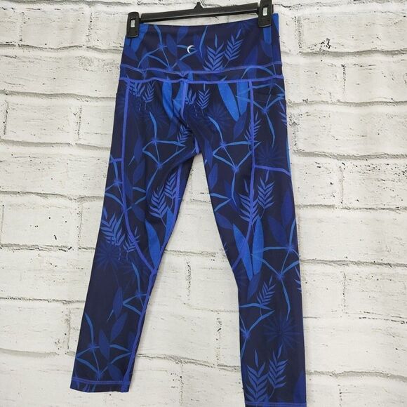 Zyia Active Women’s Cropped Dark Blue Leaf Print Leggings Size 4 Athleisure Yoga - Picture 2 of 12